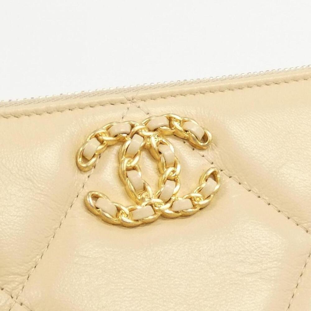 CHANEL Cream Pouch - Picture 5 of 8